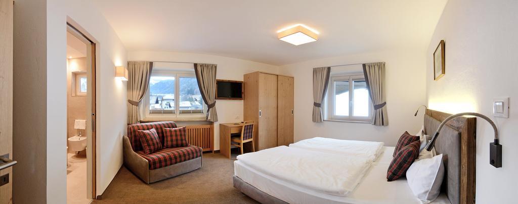 Residence Hotel Fever Ortisei Rum bild